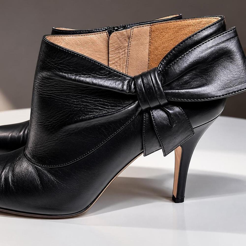Valentino Garavani Black Leather Bow Ankle Boots Italy Sz 38 Luxury Stiletto - Picture 2 of 8
